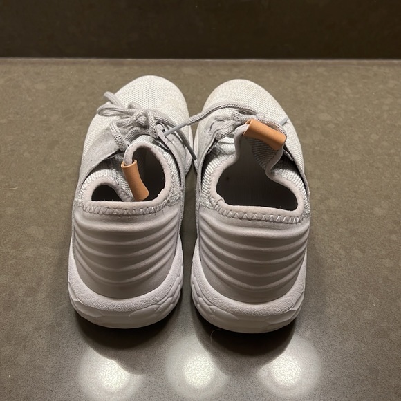 Gray New Balance Sneakers - Picture 5 of 5